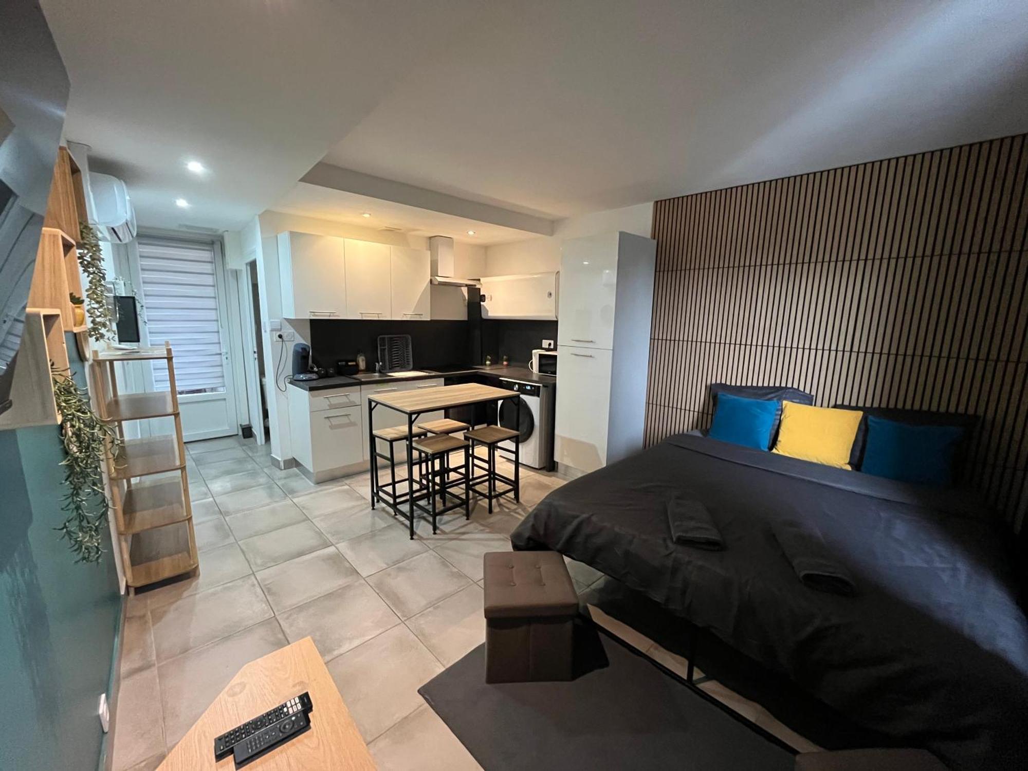 Studio Confortable Avec Balcon วีเนิฟ-โซร์-ล็อต ภายนอก รูปภาพ